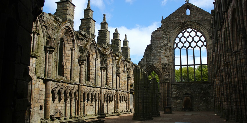 Official residence of the British monarch in Scotland with stunning gardens to explore.