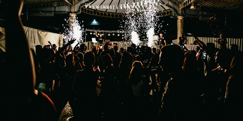 This International Reggae Splash honours Caribbean music and culture.