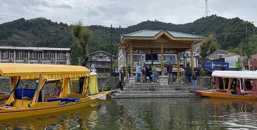 A high-end hospitality, fine dining and panoramic view houseboat hotel floating in Kashmir.