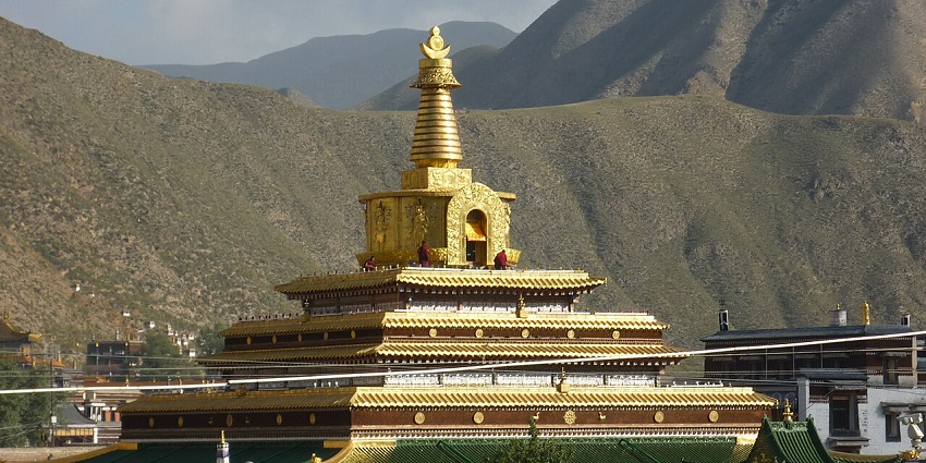 Snapshot of the historic Labrang Monastery in hills of Tibet