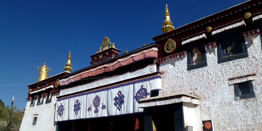 Image of the iconic Sera Monastery in the upper Himalayas in Tibet