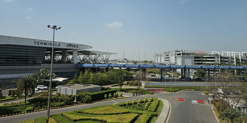 Visitors landing at the Delhi Airport to experience trekking in Aravali Hills Gurgaon
