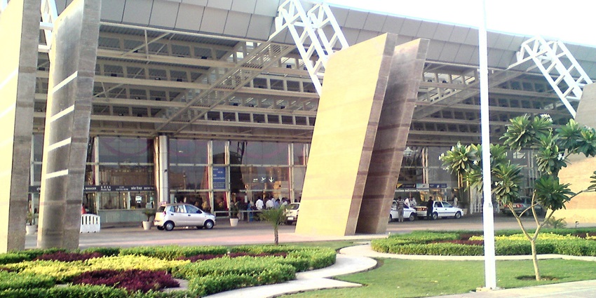 The airport entrance in Jaipur clicked during the morning, near the main town of Jaipur.