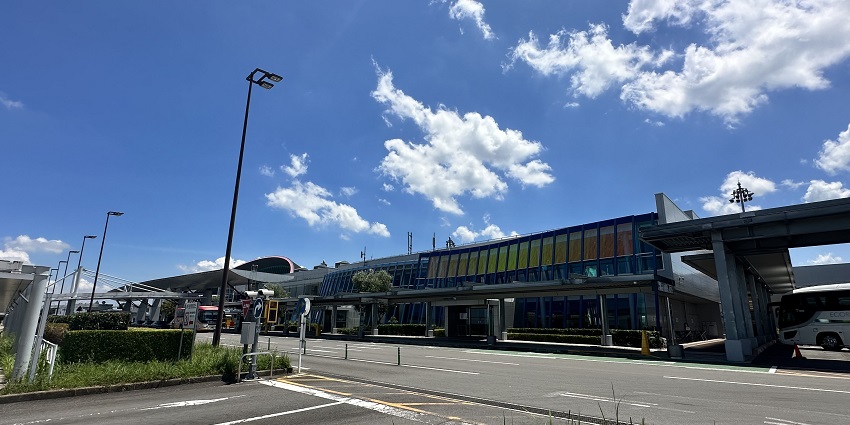 An image of the entrance of the Takamatsu airport, nearest to the Teshima Art Museum