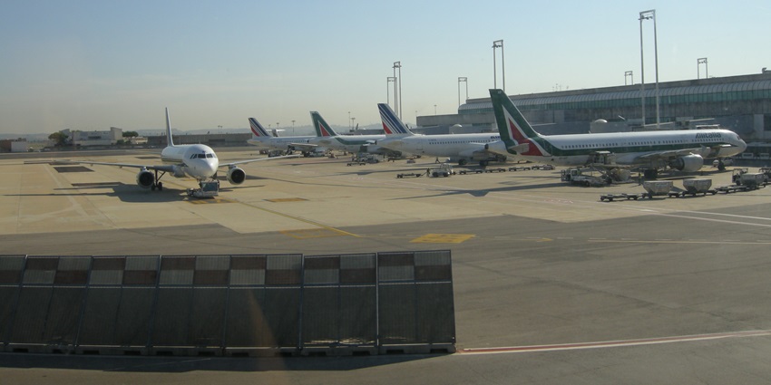 You can visit the Vatican Museums via the nearest airport, Leonardo da Vinci International Airport.