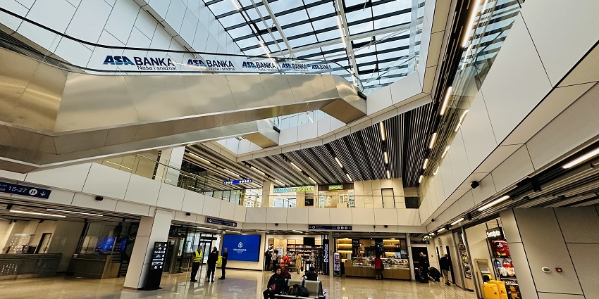 International travelers can reach the Kravice waterfalls by flying into the Sarajevo International Airport.