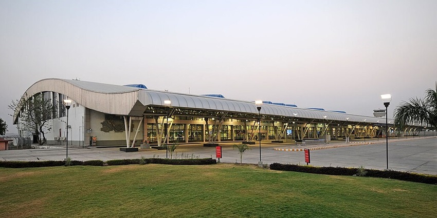 Aurangabad Airport, is the nearest airport to Lonar Lake in Maharashtra.