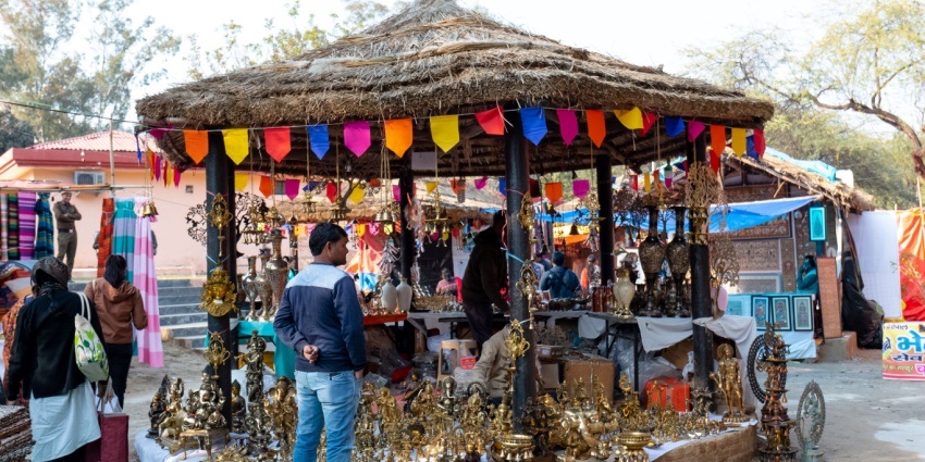 There are various ways to reach Surajkund Mela 2025 for travellers to easy travel.