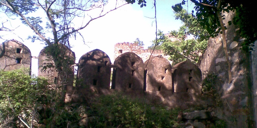 Image of old Udayagiri Fort, ruins, Nellore District, surrounded by lush greenery
