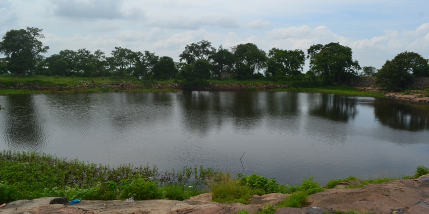 A wide view of one of the calm lakes in Lucknow near the VijayGarh Fort in Uttar Pradesh.
