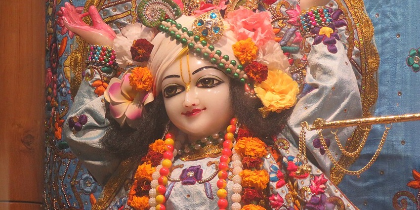 ISKCON temple is among the best temples in Russia, offering prayer services and vegetarian feasts