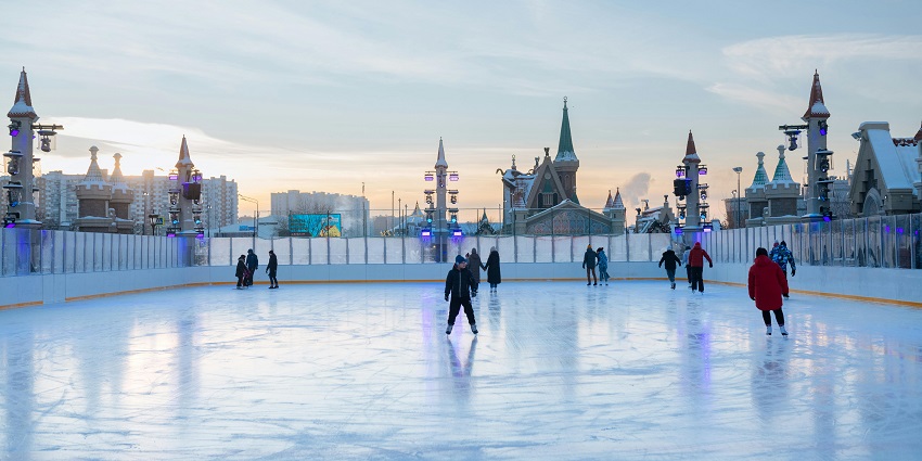 A classic, cosy winter date idea for couples while enjoying the exciting Ice Skating.