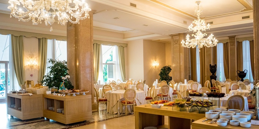 Indulge in fine dining and live entertainment this New Year at Imperial Grill, Lucknow.