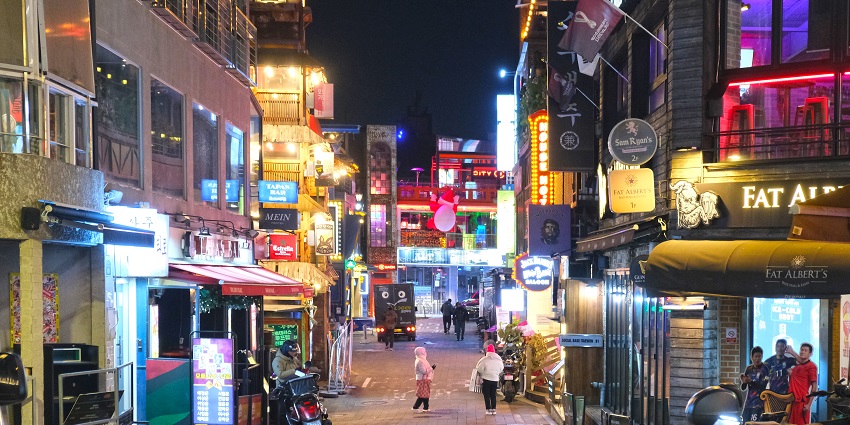 South Korean nightlife offers diverse cuisines and shopping experiences.