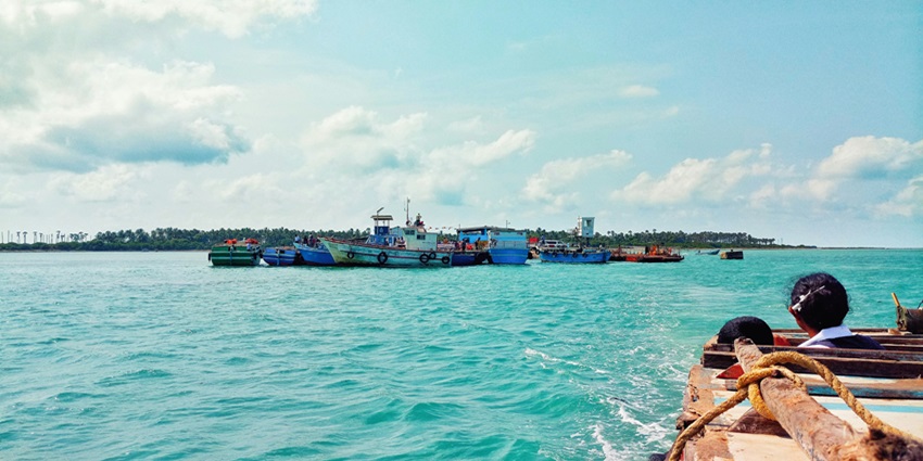 Desert Island in the Jaffna District, a place to visit as mentioned in the Sir Lanka travel guide.