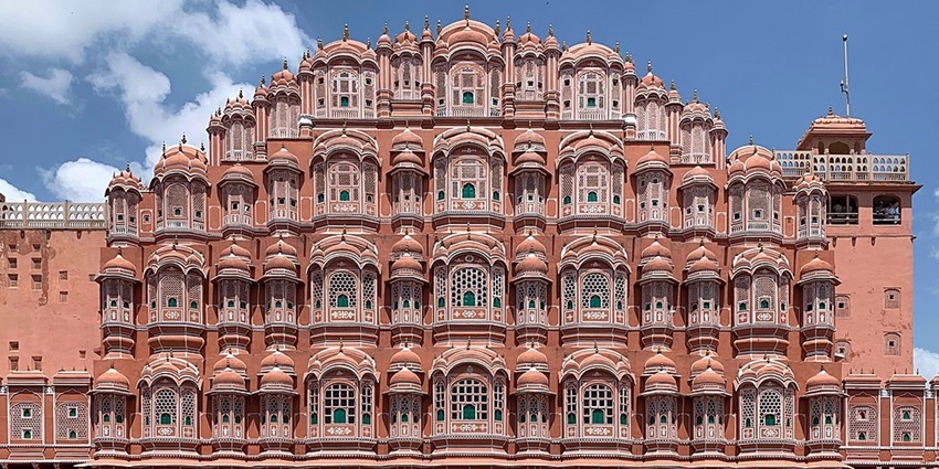 An image of the City Palace, Jaipur, showcasing its majestic architecture in Rajasthan, India.