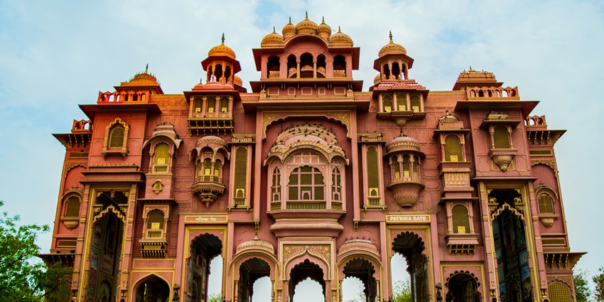 An image of Patrika Gate, Jaipur, Rajasthan, one of the places to visit in India on a low budget