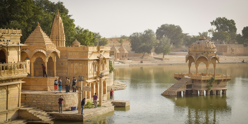 An image showing Jaisalmer Fort in Rajasthan, one of the places to visit in India for honeymoon