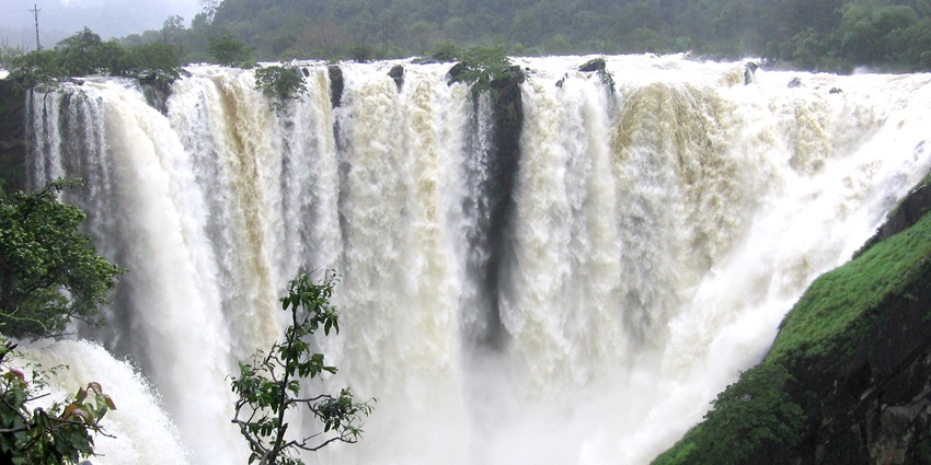 An image showing Jog Falls in Karnataka, it is among the largest waterfalls in India.