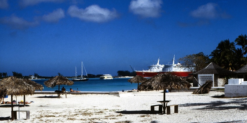 Among the best Bahamas beaches, Junkanoo Beach is a perfect place to relax with cruise ships in the background