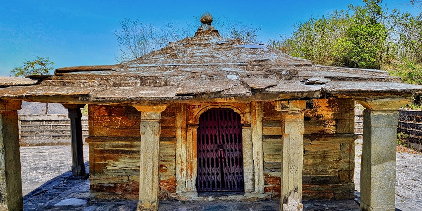 A year-round destination, Kalpeshwar Temple is a must-visit among the Shiva temples in Uttarakhand