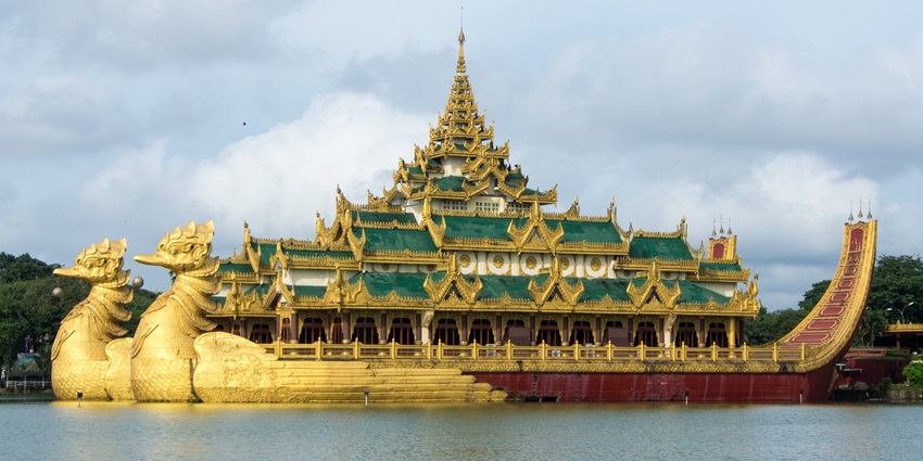 Image of the iconic Karaweik Palace by the beautiful lake in the Yangon City