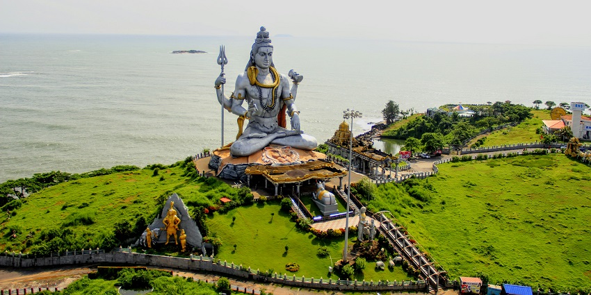 Karnataka is one of the places to visit with friends to experience the history and rich culture.