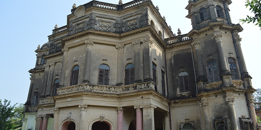 A glimpse of the iconic Kashipur Palace, one of the top places to visit near Rudrapur.
