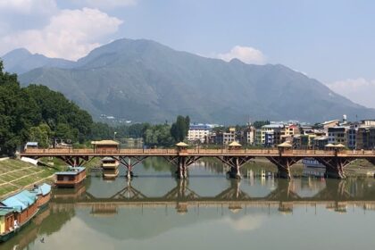 Zero bridge as seen from the Abdullah bridge, with the Zabarwan hills in the background, in Srinagar