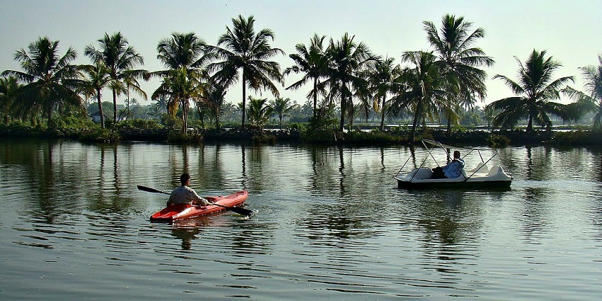 An amazing view of the nature in Alleppey while kayaking, a watersport in India