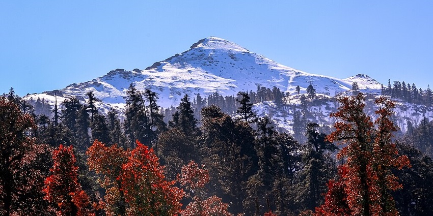 An image showing Kedarkantha Peak, a popular route for trekking in North India.