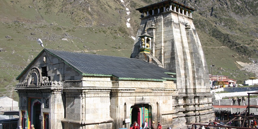 Kedarnath temple courtyard, one of the most popular Shiva temples in Uttarakhand