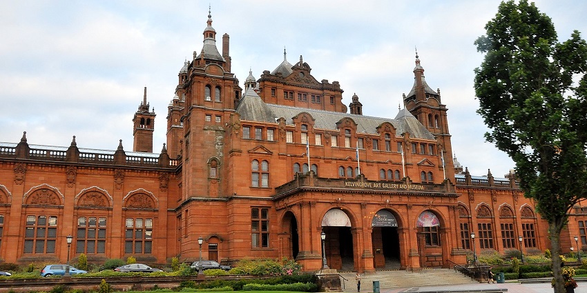 A stunning museum showcasing diverse art, historical artefacts, natural history exhibits, and immersive cultural experiences.