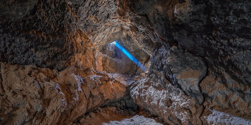 A picture of ancient Kukkal Caves, offering insight into Paliyan Tribe’s life.