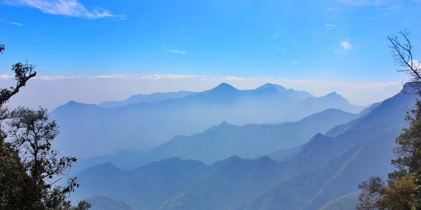 Kodaikanal’s serene lakes and lush forests make it one of the best places to visit in April in South India.
