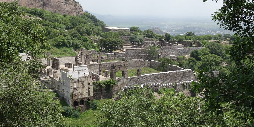 Kondapalli Fort with ancient architecture, is a place to visit as per the Nellore city guide.