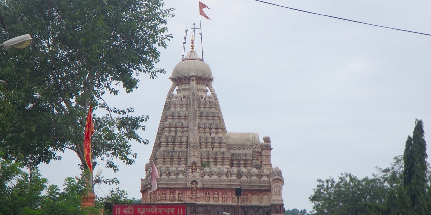 The oldest temple dedicated to Lord Shiva in Thane.