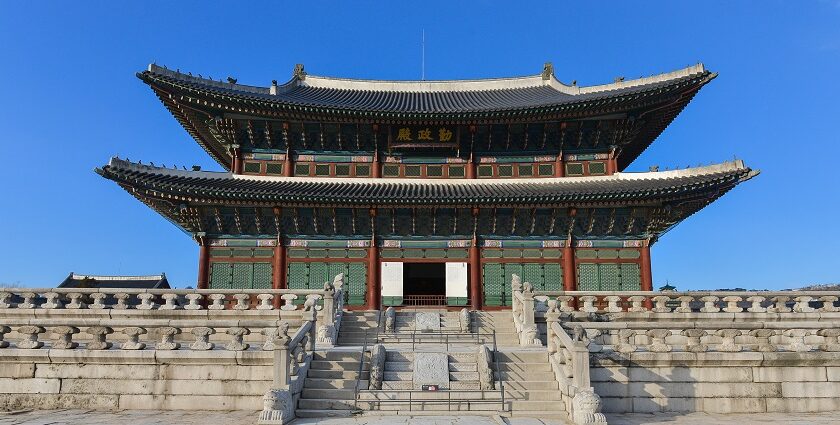 Korean temples blend nature, architecture, and spiritual traditions in serenity.