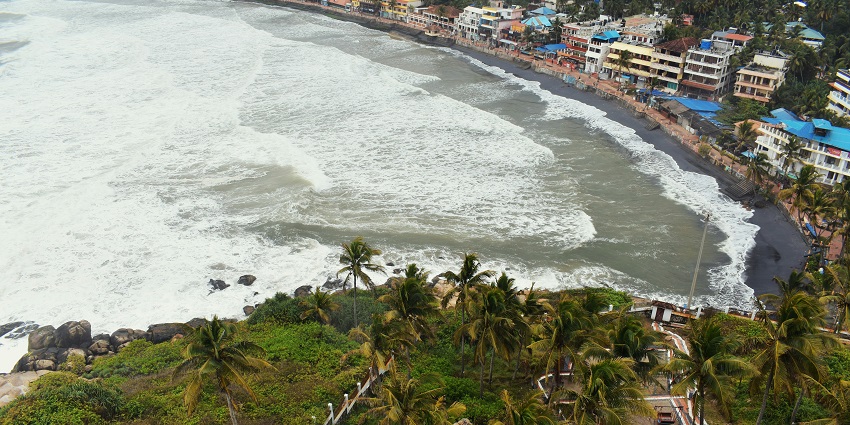 An image of Kovalam Beach in Kerala, one of the best beaches in India for families.