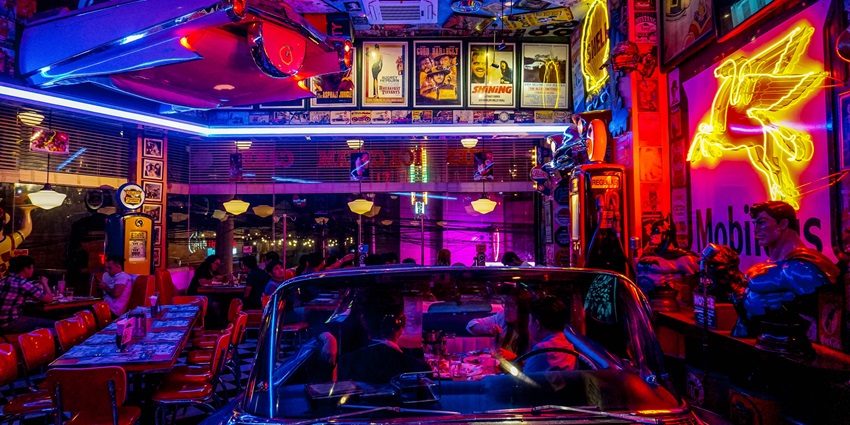 Vibrant Bodrum nightlife offers rock music, a vibrant ambience and alternative music.