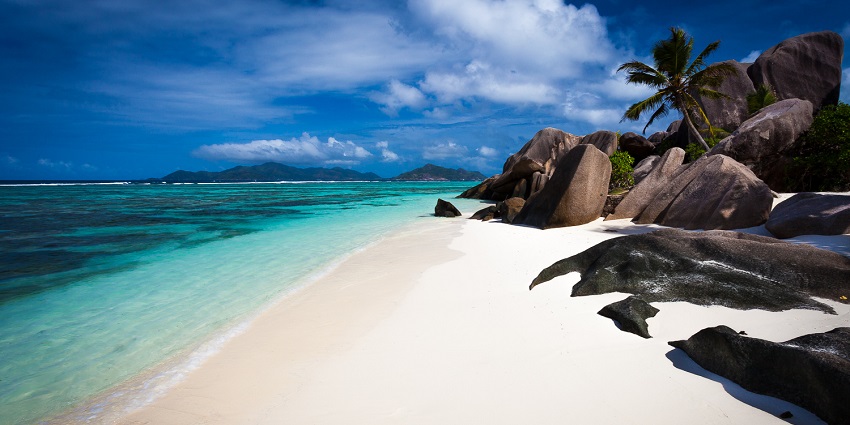 La Digue is among the famous Seychelles Islands known for pink granite rock formations