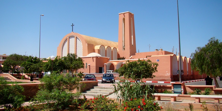 Laâyoune-Sakia El Hamra, a Morocco tourist place, is a striking mix of Sahara dunes and unique architecture