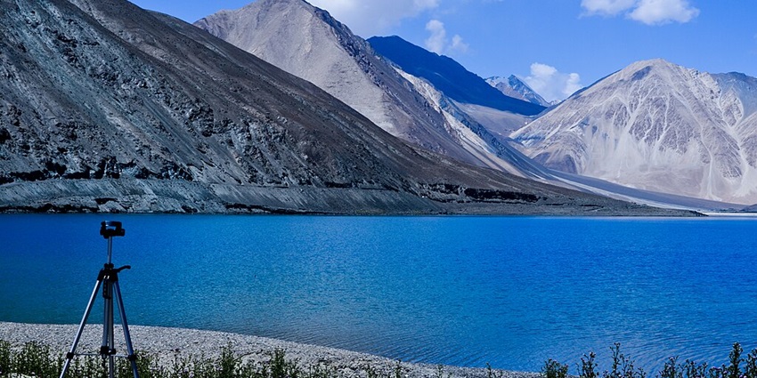 An image of the Pangong Tso Lake in Ladakh, one of the best places to visit in April.