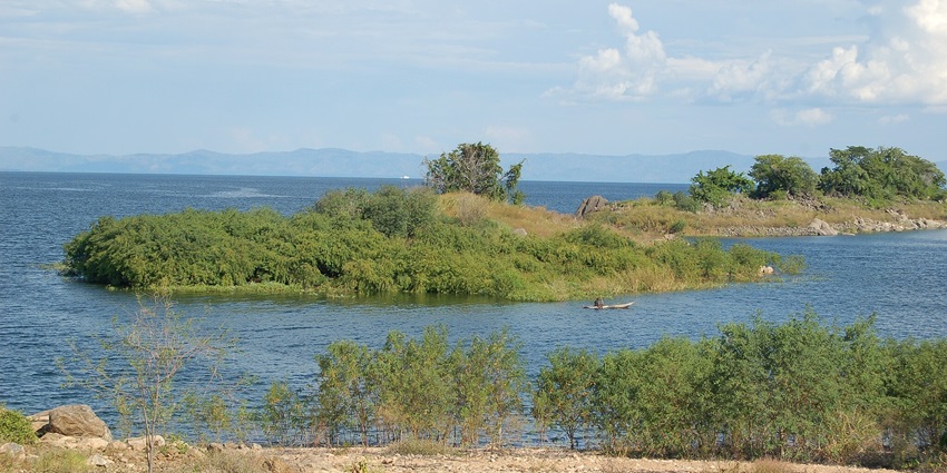 An image view of Lake Kariba in Africa with vast blue waters, scattered islands, and a scenic horizon
