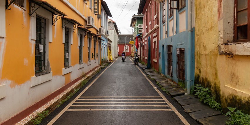 Fontainhas, a neighbourhood and a lovely place to visit in Panjim at night