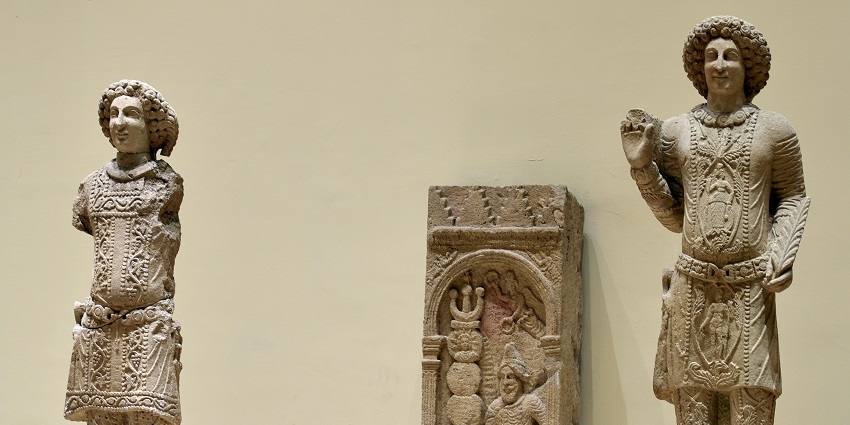 Temple ritual relief of Sanatruq I, flanked by his sons, Abdsamiyah and Nihra. 2nd century CE
