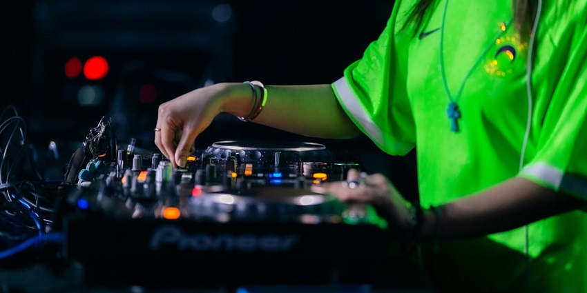 Energetic nightclub with electrifying music and dance floors, a place to enjoy Cebu city nightlife.