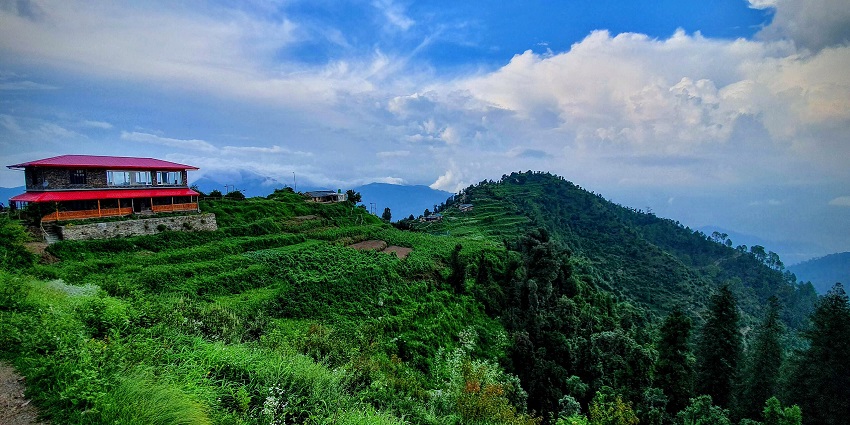 Discover joy in Uttarakhand’s harvest festivals with serene landscapes around.