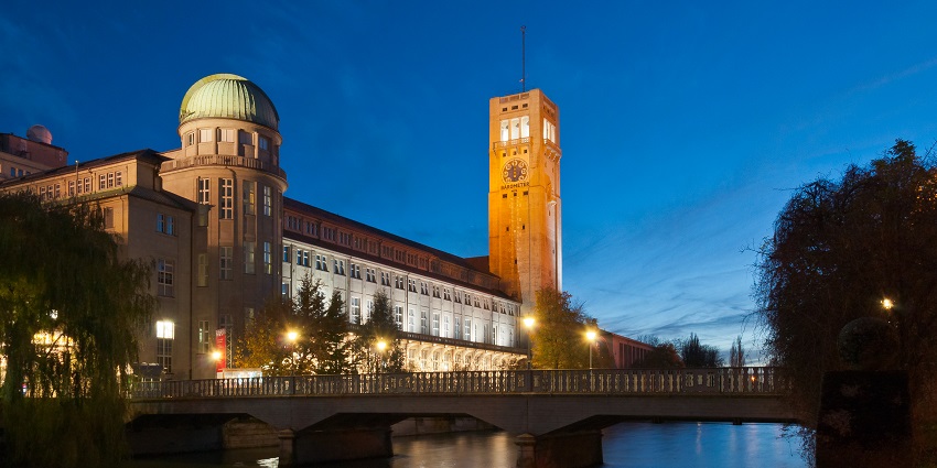 An image showing the architectural design of the Deutsches Museum, a renowned museum.