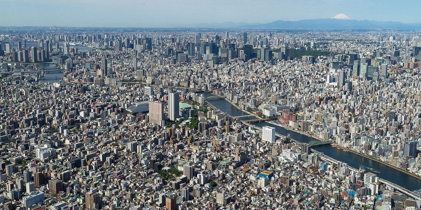 Mori Art Museum offers stunning views of the city.